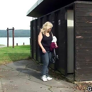 Old grandma gets nailed in the changing room